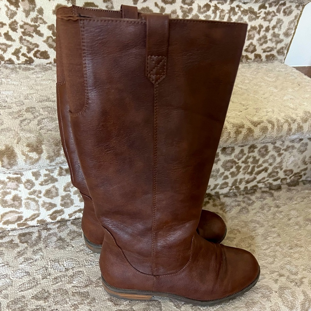 Girls riding boots